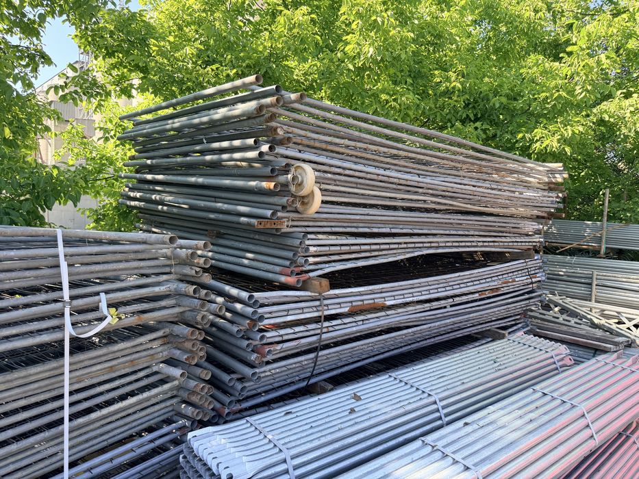 Ogrodzenia 350 x 200 , place budów - ogrodzenia rusztowań