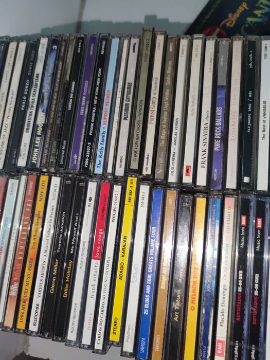 GRANDE LOTE DE 100 CD'S