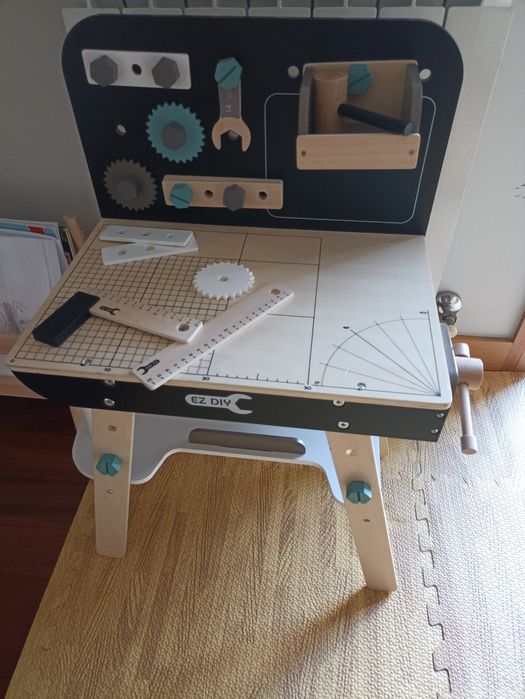 Mesa de ferramentas infantil430672858685132803