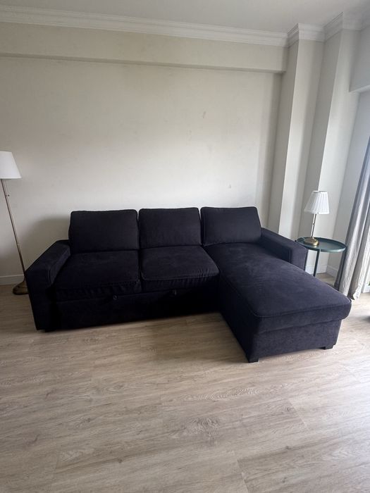 Sofá cama chaise lounge Gato Preto, com arrumação