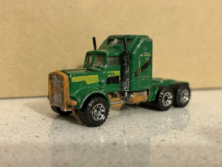 Matchbox Kenworth Aerodyne resorak vintage 1981 england