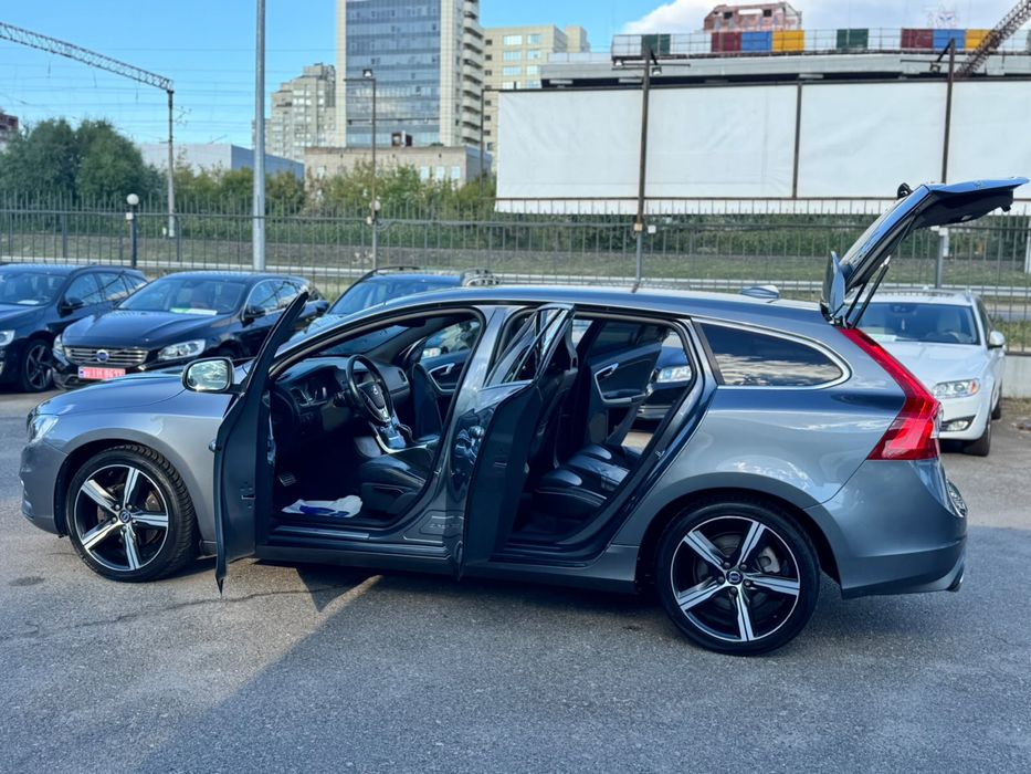 Volvo V60 Facelift R-Design D3 Drive-E 2016