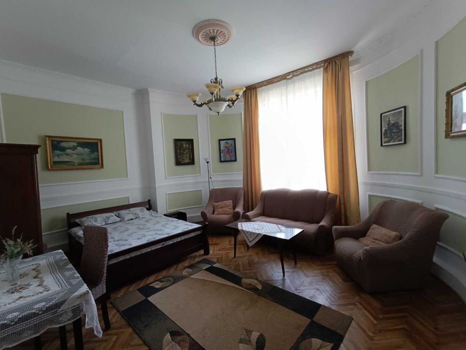 Квартира в історичному центрі біля собору від власника