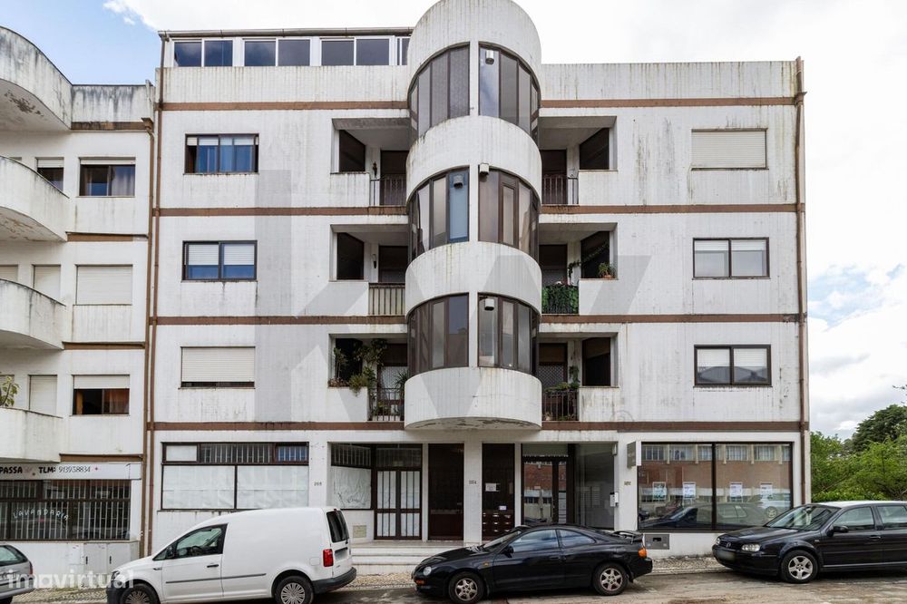 Apartamento T3 em São João da Madeira - com varandas, Localização Estr