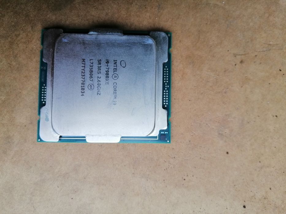 Процесор Intel Core i9 7980xе