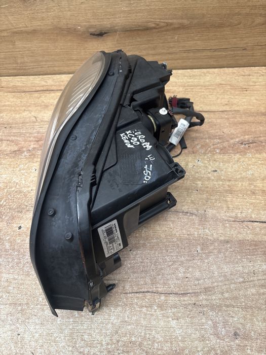 Lampa przednia prawa Volvo xc90 lift xenon