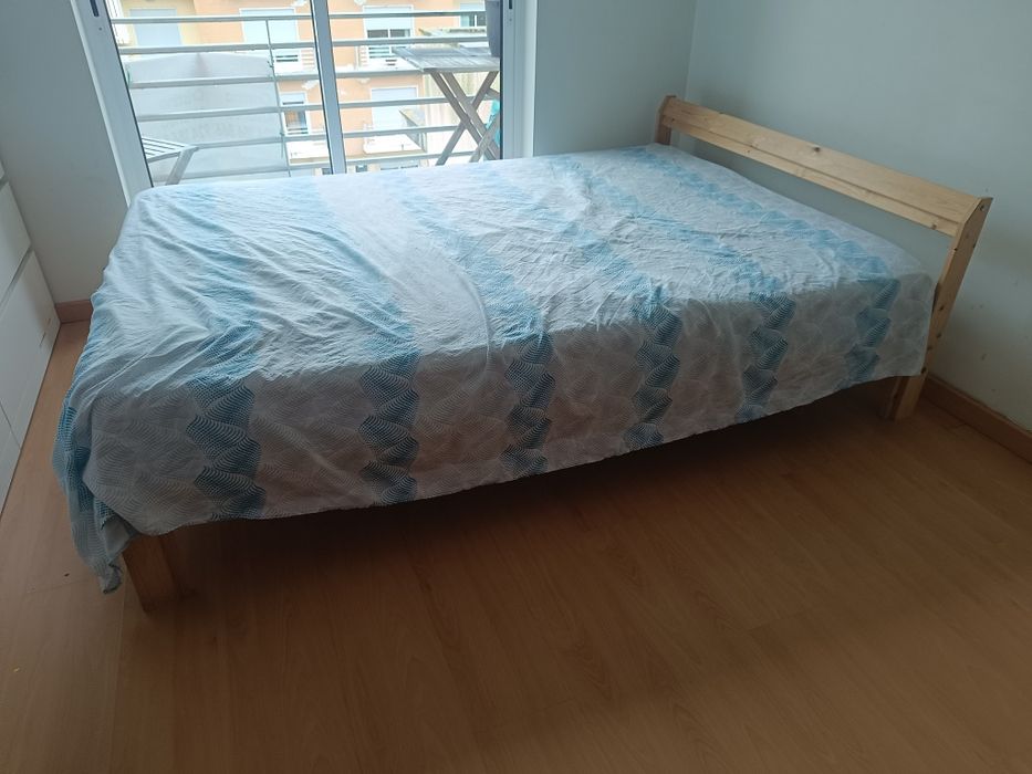 Cama de Casal com Colchão