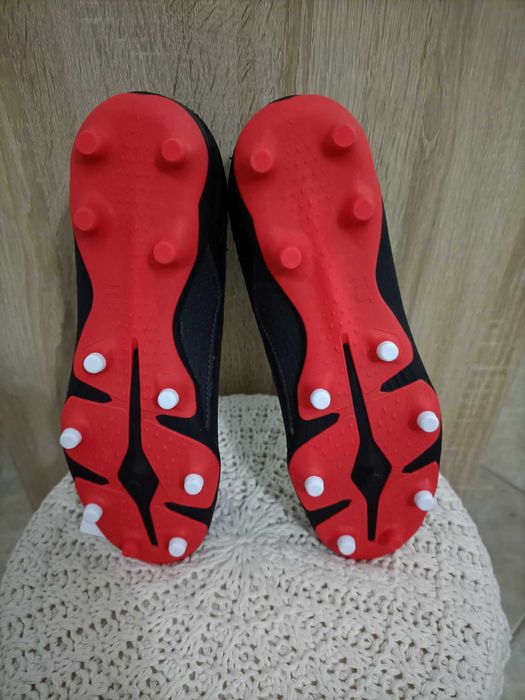 Chuteiras de Futebol Viralto I FG Preto/Vermelho