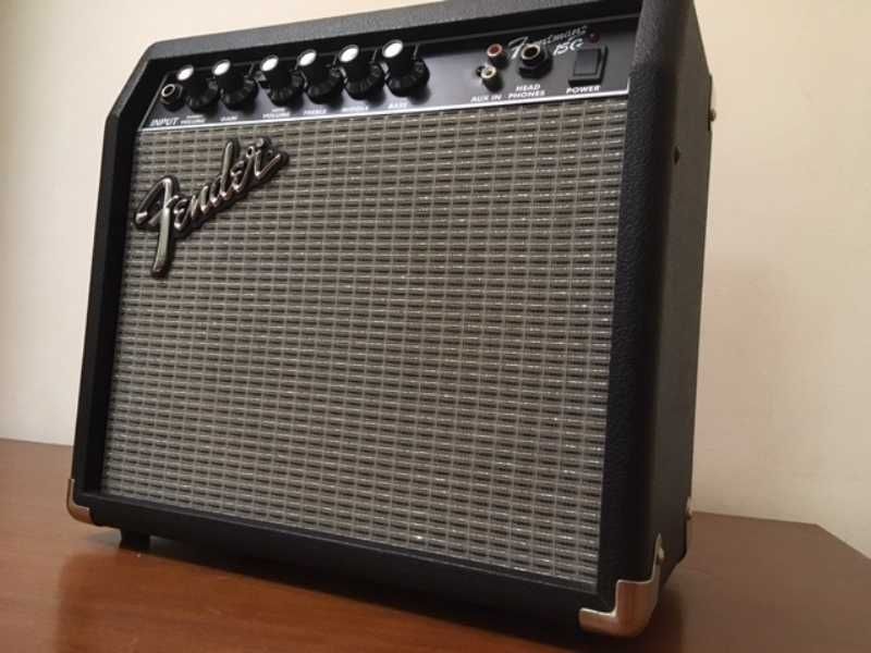 Amplificador de guitarra Fender como novo