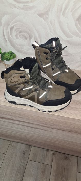 Взуття зимове для підлітків