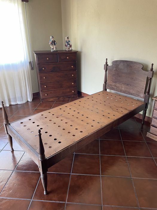Cama de Solteiro com estrado