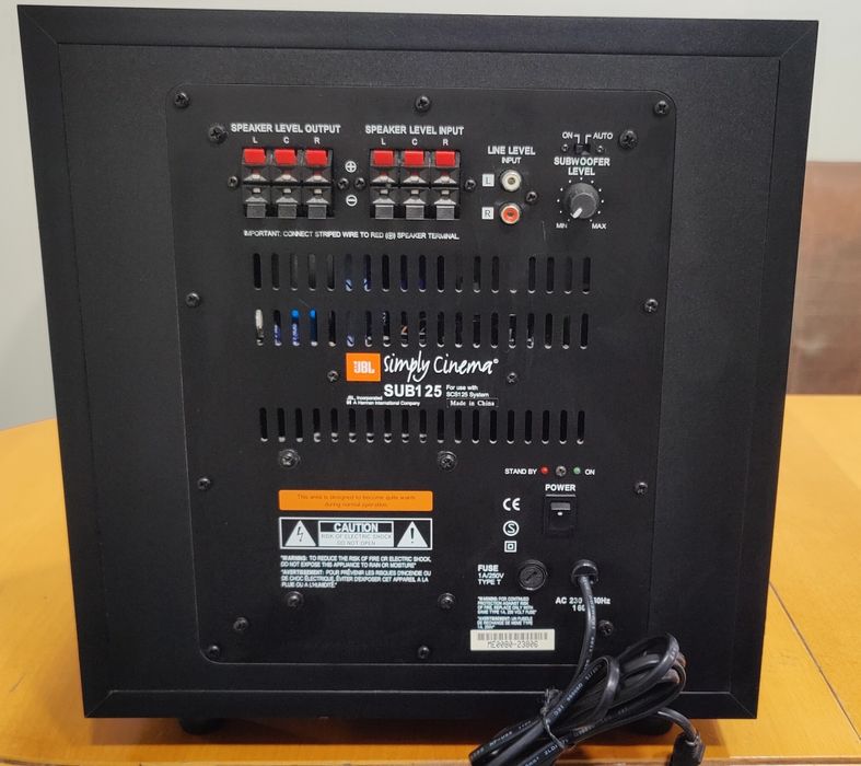 Kolumna  aktywna  subwoofer JBL