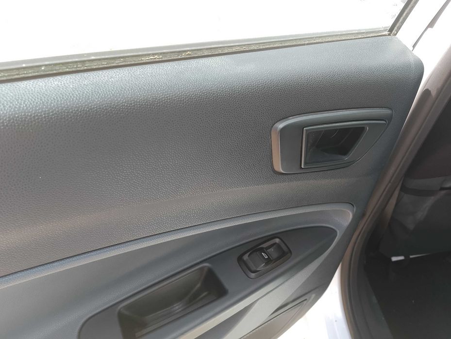 Ford fiesta 1.4 Tdci Titanium , versão de topo. Possibilidade de retoma!