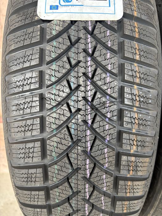 Комплект Зимових НОВИХ шин 195/55R20 XL Semperit