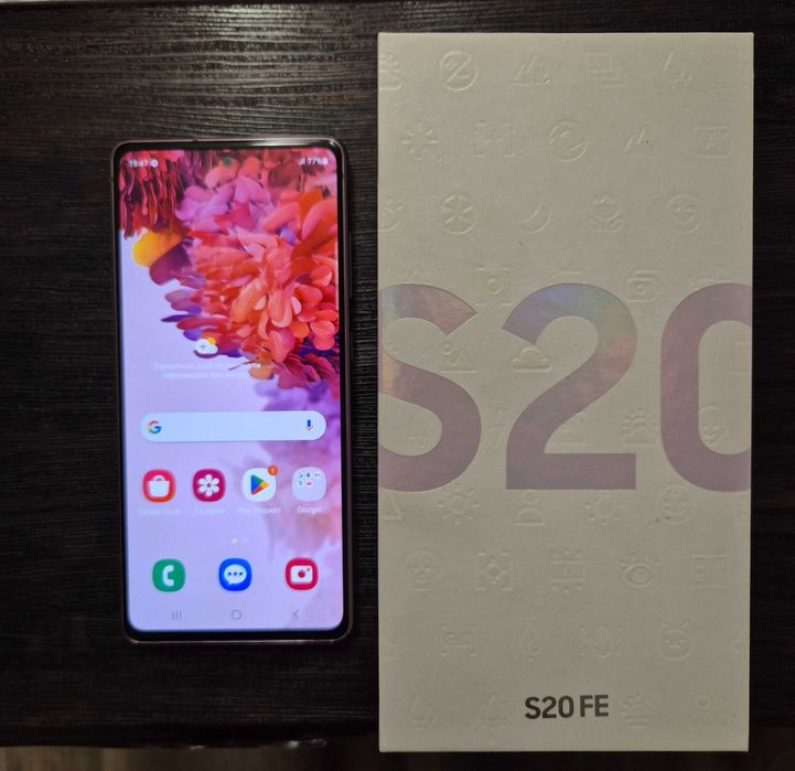 Смартфон Samsung S20FE