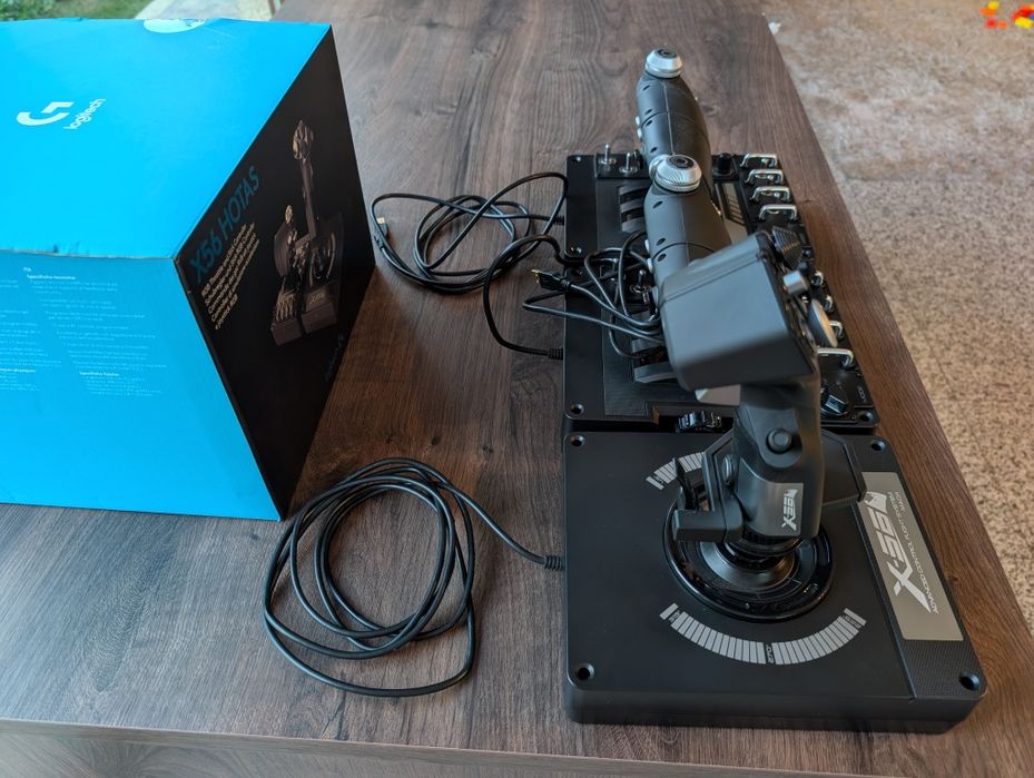 Joystick Logitech G Saitek X56 HOTAS RGB Throttle + Stick