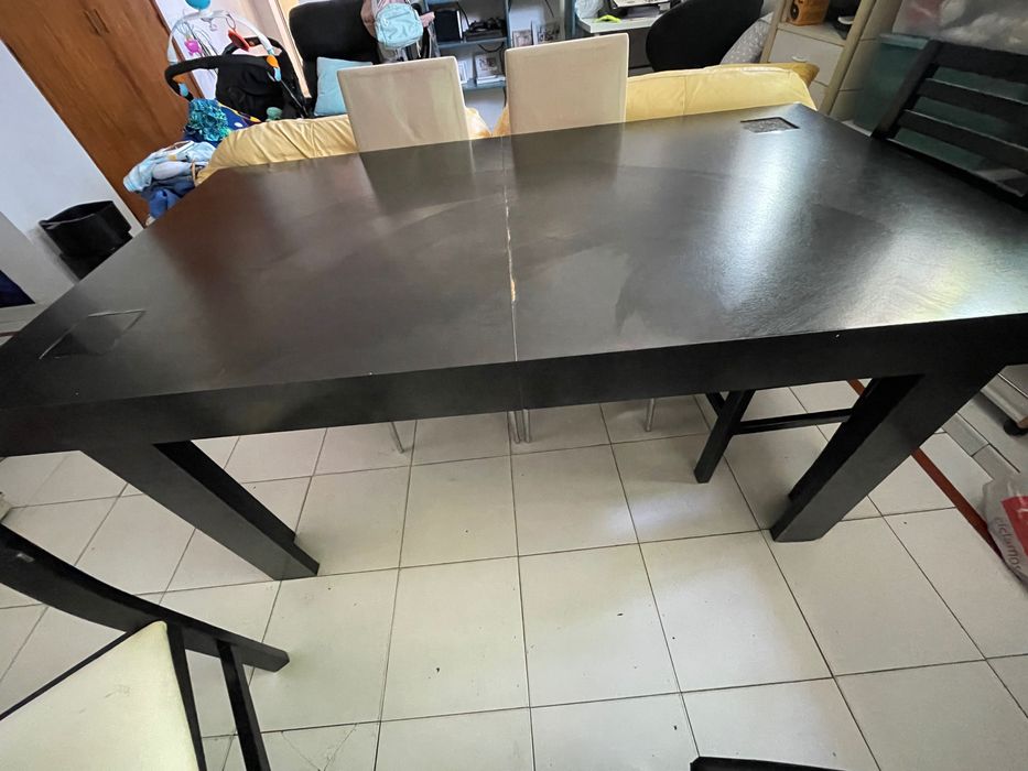 Mesa em mogno extensível