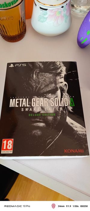 Vendo ou troco Ps5  com 5 jogos inclusos , 1 comando e um suporte carregador Sony
