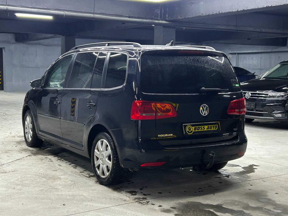 Volkswagen Touran 2011