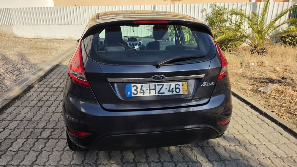 Ford fiesta 1.2  38 MIL kilometros REAiS