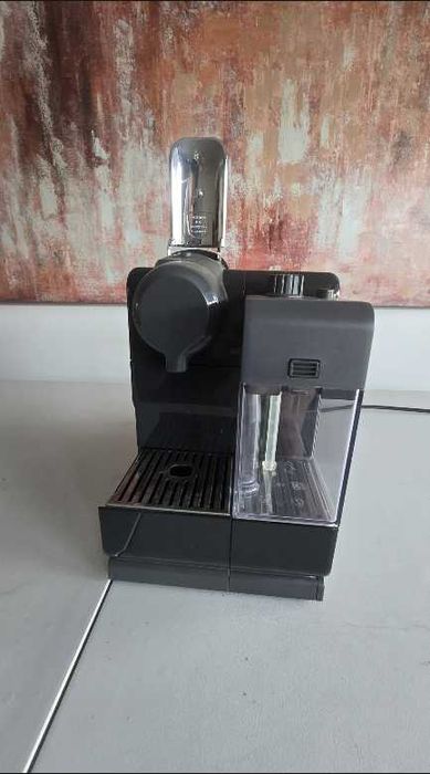 Máquina de Café Nespresso De'Longhi Lattissima Touch
