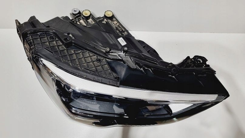 Reflektor prawy full led Audi Q3 83a941012 Europa