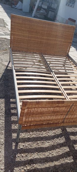 Cama  de  casal  com colchão