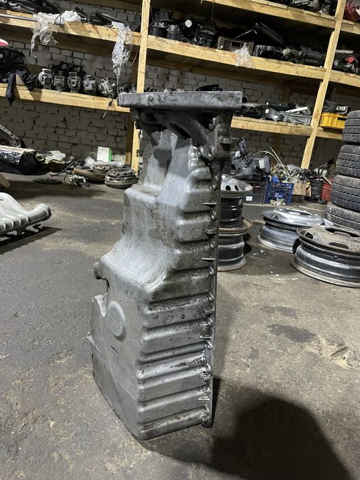 Mercedes sprinter 2.7 піддон