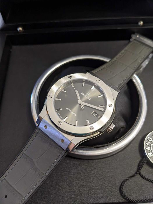 Убло Фюжн Clasik Gray Titanium 45mm Cal.1112 (2 моделі) в наявності