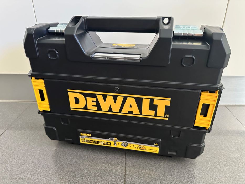 Berbequim Aparafusadora Dewalt DCD706D2 c/ 2x Baterias Nova em Caixa c/Fatura Garantia