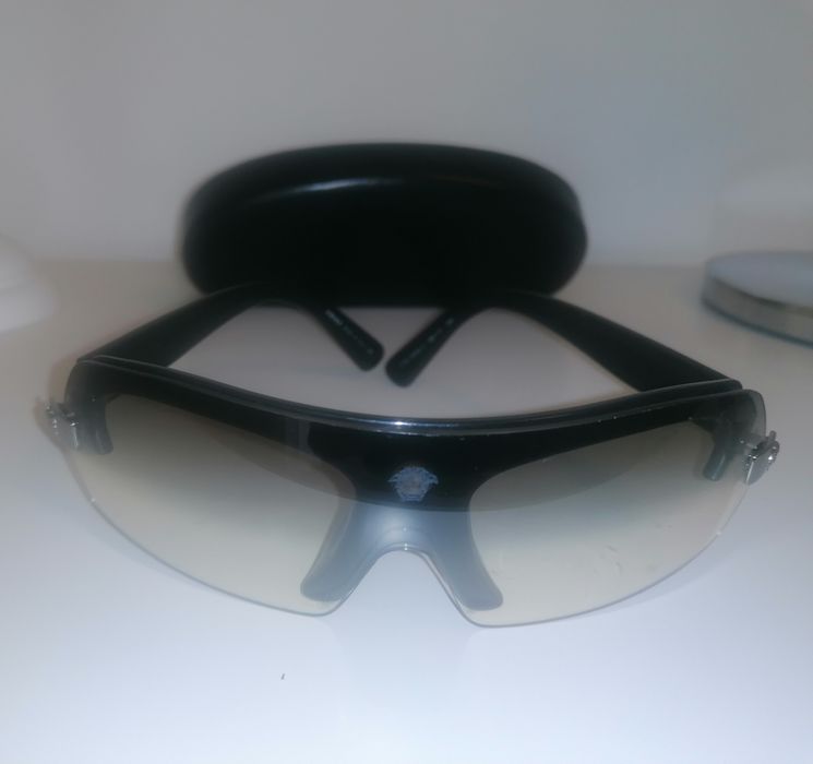 Óculos de sol VERSACE, originais, em excelente estado