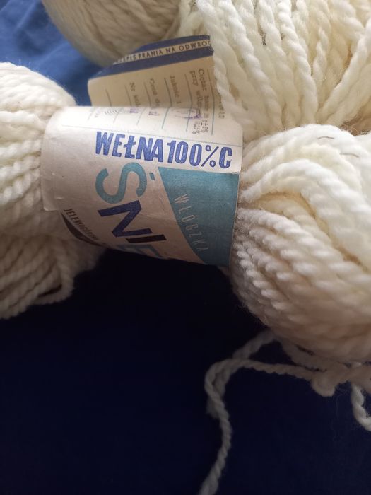 Włóczka wełną 100 % 80 dkg