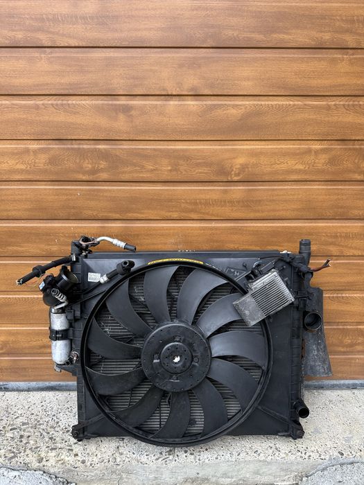 Радіатор вентилятор інтеркулер на Mercedes ML w163