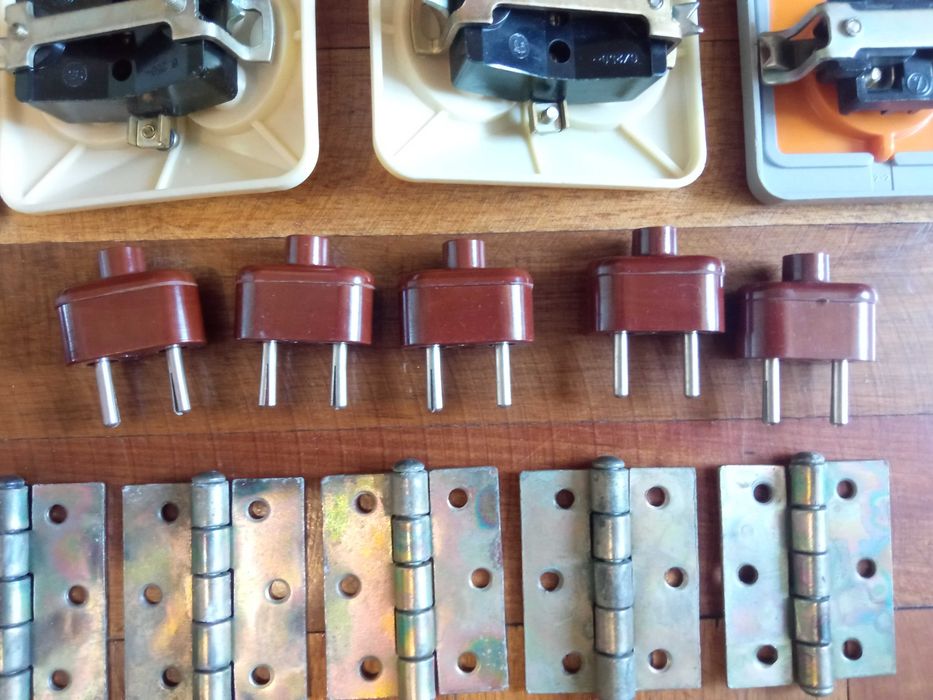 Продам розетки, електровилки та петлі дверні часів СРСР, нові