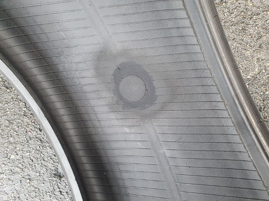 2x Opony letnie 275/35/19 BRIDGESTONE Potenza RE050A * RSC 96W