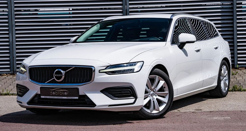 Volvo V60 FAKTURA23%, LED, Utrzymanie w pasie ruchu, AutoHold, Rozpoznawanie zna