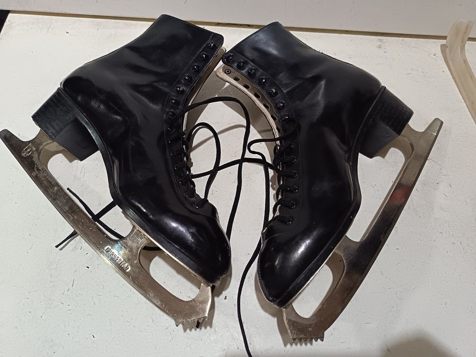 Łyżwy figurowe skóra rozmiar 45