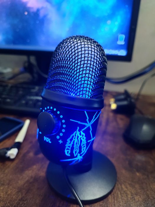 Продам мікрофон для стрімера з rgb підсвіткою і подавленням шуму.