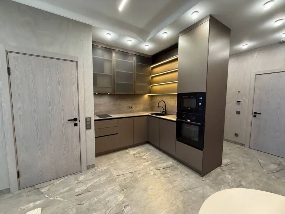 Сдам 2ком квартиру ЖК Небо паркинг генератор лифт тепло вода