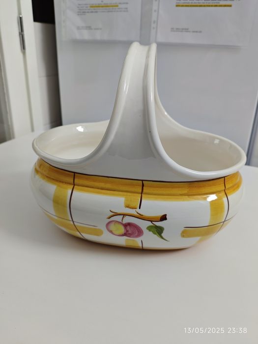 Fruteira de loiça colorida antiga.