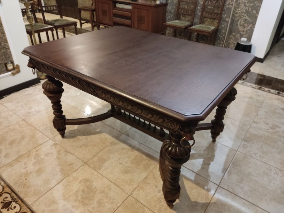 Стіл і 6 Стільців (Антикваріат)