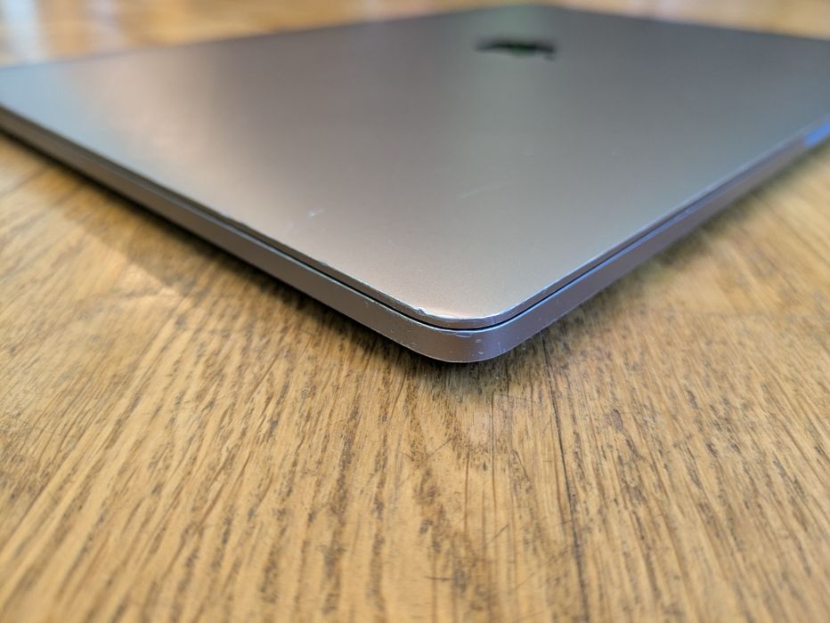 MacBook Pro 2019, 15", i9 (8 ядер), 32/512 ГБ.