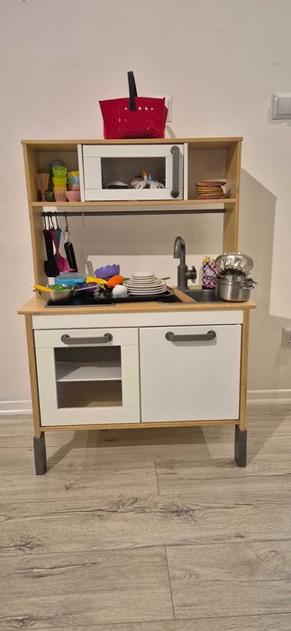 Kuchnia dla dzieci Duktig z Ikea wraz dodatkowymi z akcesoriami