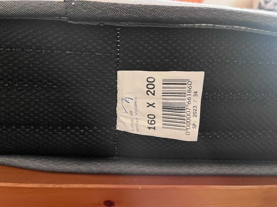 Cama de Casal em Madeira Maciça + 2 Mesas de Cabeceira + Colchão 160x200