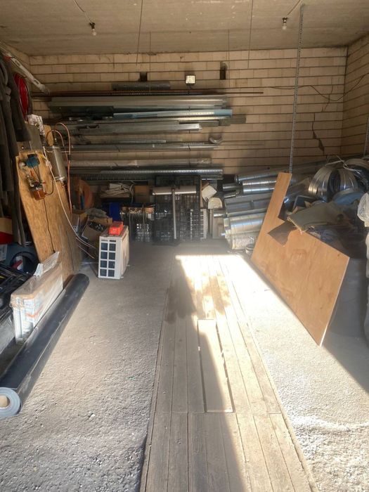 Продам большой кирпичный гараж