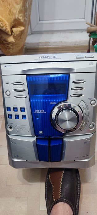 Музыкальный центр Kenwood rxd-655, в наявності одна колонка