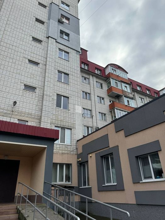 Продам однокімнатну квартиру збільшеного планування (ДНС)