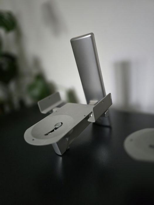 uchwyty do głośników B Tech