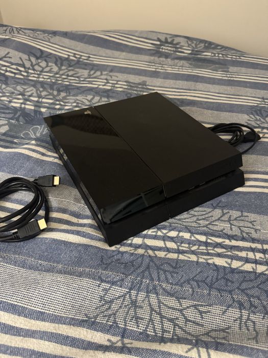 Ps4 com  os cabos