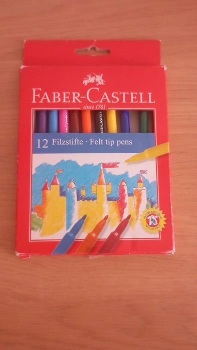 Conjunto de materiais escolares